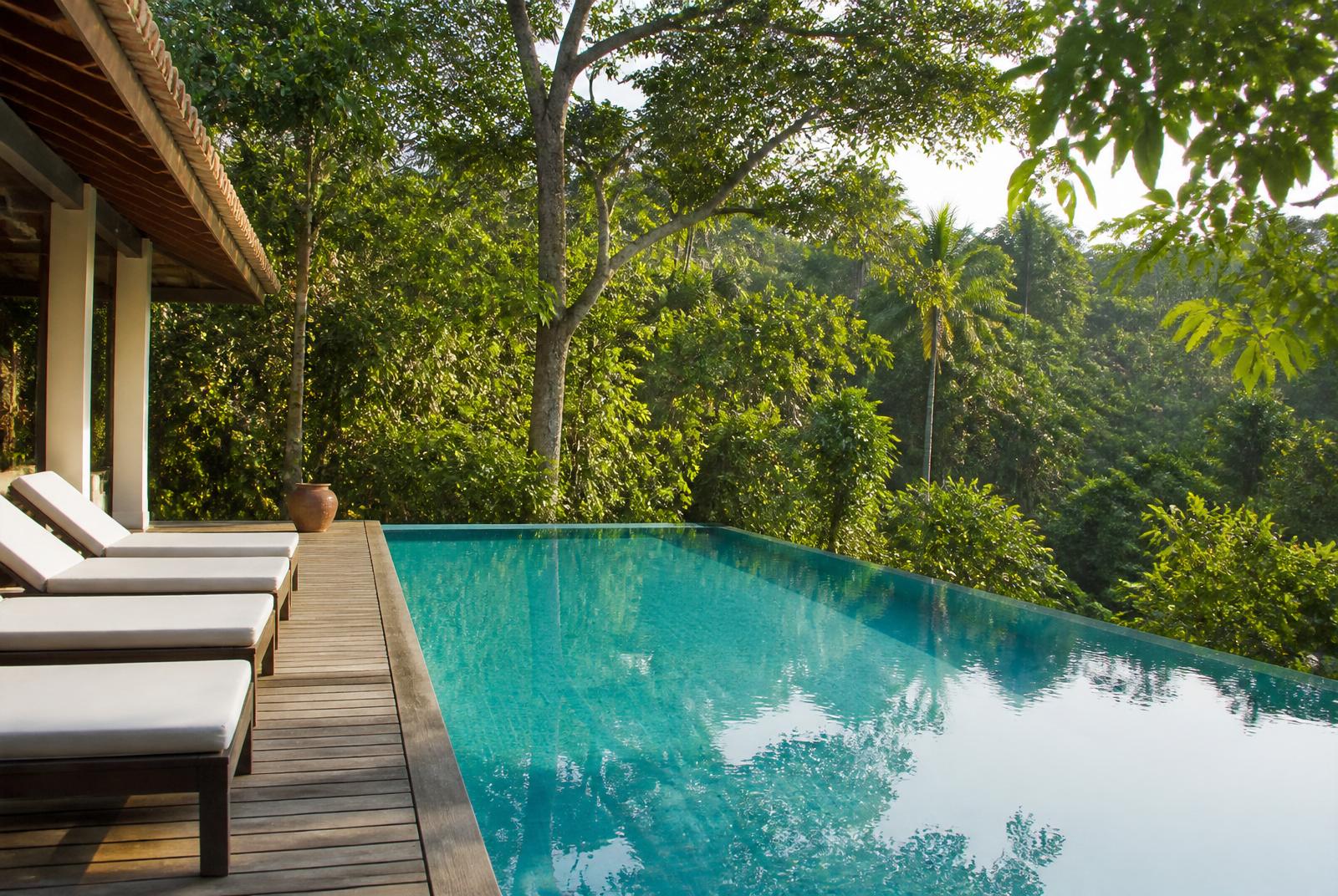 Villa sur pilotis, piscine privée au cœur de la jungle